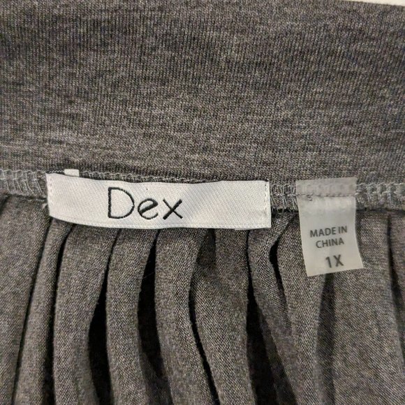 Dex Plus Size Pleated Grey Skirt / Jupe grise plissée - Picture 3 of 5